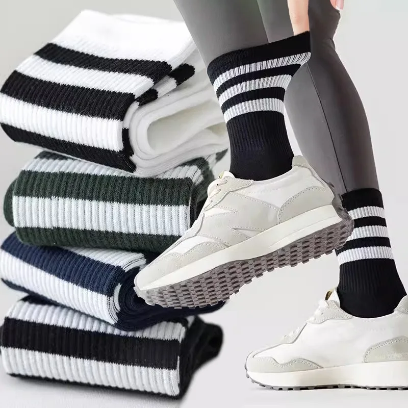 Three Stripes Sport Breathable Highly Elastic Striped Middle Tube Socks Simple Fasionable Premium Feel Versatile Cycling Socks