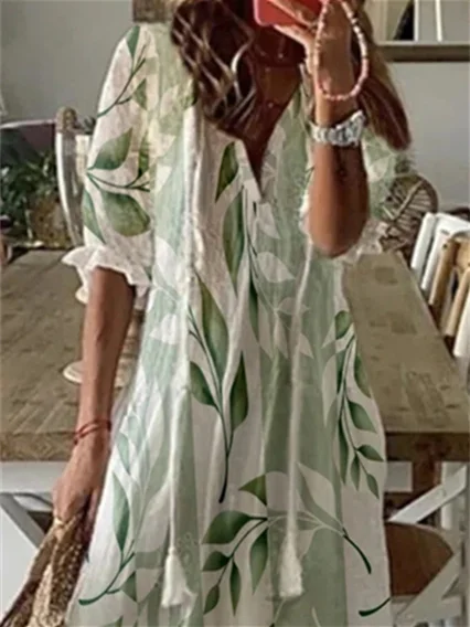 Plus Size Women's Green V-neck Half Sleeve Graphic Maxi Dress