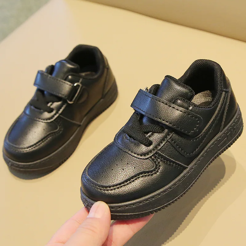 Chaussures décontractées à semelle souple pour enfants, chaussures de planche noires pour bébé, simple, garçons et filles, rencontres, printemps et automne, nouveau, 2022