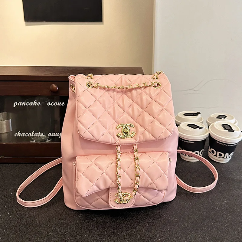 حقيبة ظهر نسائية جديدة لعام 2025 مبطنة بغرز ماسية حقيبة ظهر ذات سعة كبيرة مع سلسلة حقيبة كتف فاخرة متعددة الاتجاهات