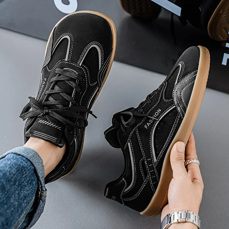 scarpe da tavolo da uomo 2025 Nuovo stile Scarpe sportive da uomo leggere e versatili Scarpe casual da moda per il tempo libero antiscivolo per esterni