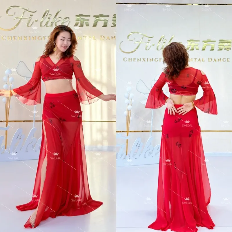 فستان ممارسة الرقص الشرقي المخصص مع أكمام البوق بدون أكتاف وتنورة متأرجحة كبيرة ذات شوكة مزدوجة