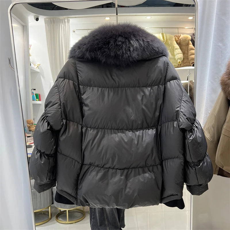 شتاء 2025 المرأة سميكة الثعلب الفراء طوق قصيرة أسفل سترة دافئة عالية الجودة موضة ملابس خارجية غير رسمية مع طوق أفخم كبير