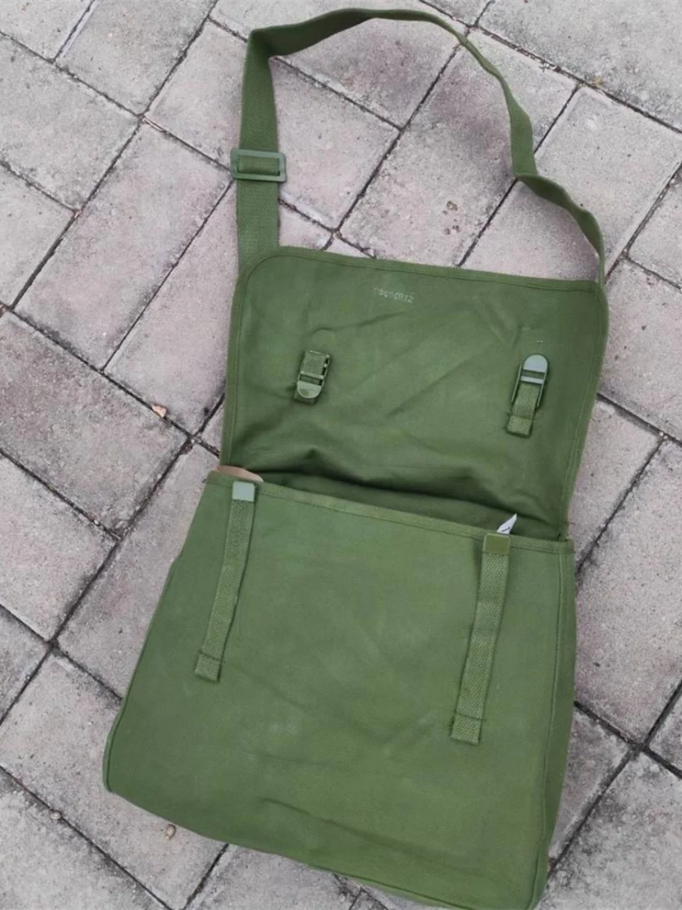 Classic Men's Canvas oulder Bag Vintage Sle Lightweight Crossbody Outdoor Travel Cam Hiking Supplies