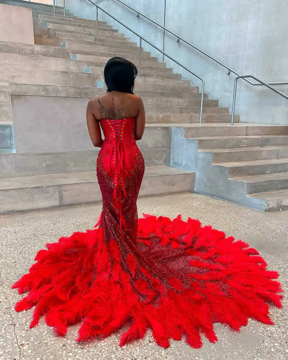 Luxuriöses Meerjungfrau-Abendkleid mit Strass-Quasten, elegantes Abendkleid mit Federn und Pailletten, ärmelloses Träger-Partykleid, individuell gestaltet