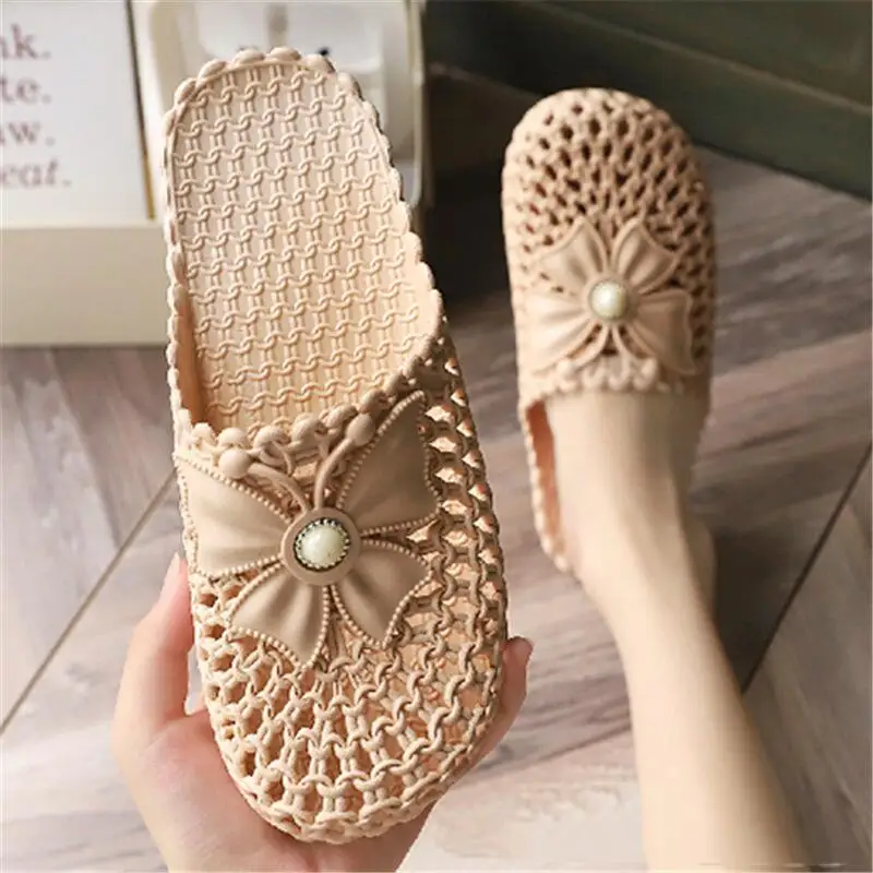 Summer New Style Women Perforated Shoes Fashion Versatile Antislip Softsoled Suit for Wearing Outside As Slippers or Beach Shoes