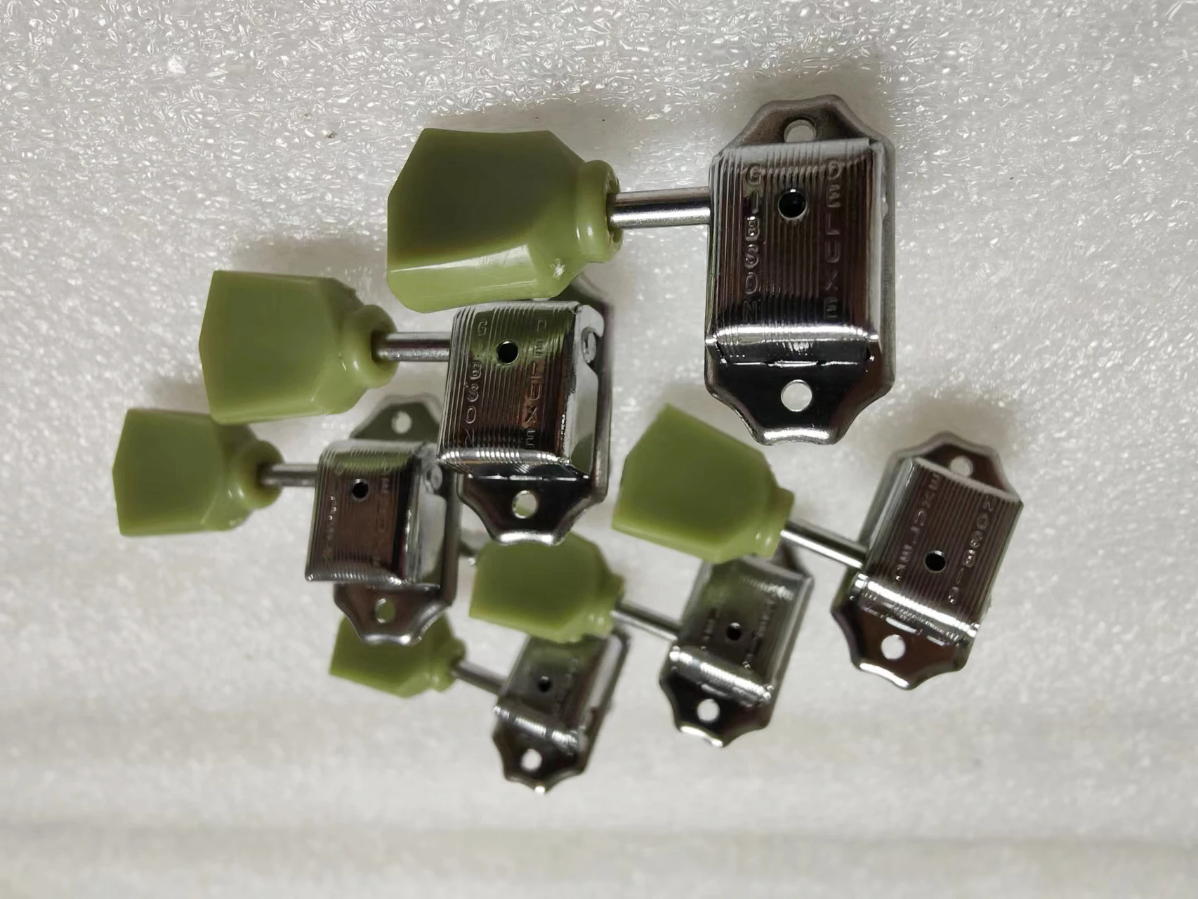 a Set 3L3R Vintage Keystone Vintage GBLP Style Guitar Machine Head Tuning Peg Tuners for lespaul Guitar Chrome color