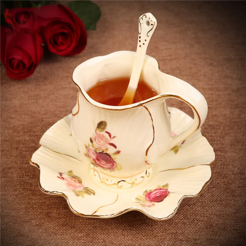 European Ceramic Coffee Cup English Coffee Cup Saucer Spoon Set Camellia Tea Cup Vintage Rose Printing Exquisite Embossed Mug