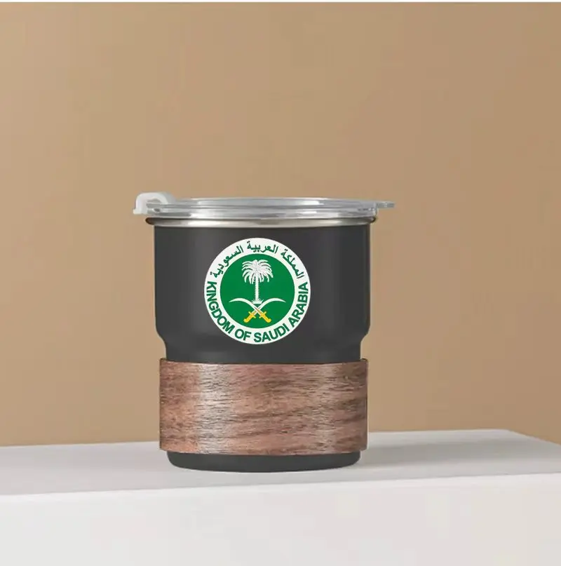 

новая кофейная кружка с логотипом. Изготовленное на заказ название вашего логотипа.