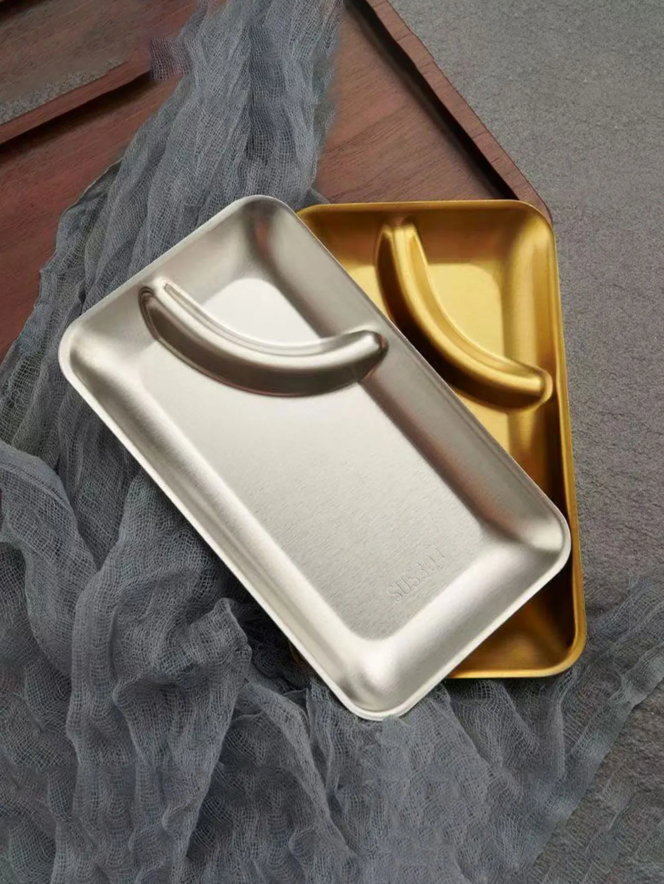 Plato Rectangular Compartimentado de Acero Inoxidable Estilo Industrial Retro Americano, Plato para Pollo Frito y Papas Fritas con Bandeja Integrada para Salsas, 1 Pieza