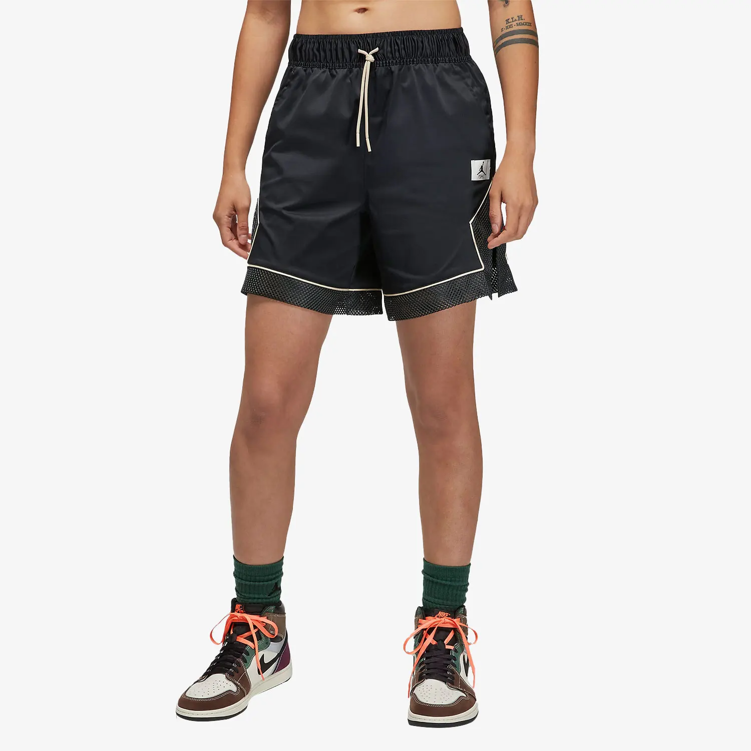 

Оригинальные летние женские шорты Nike Jordan New Summer на шнуровке DO5042-010