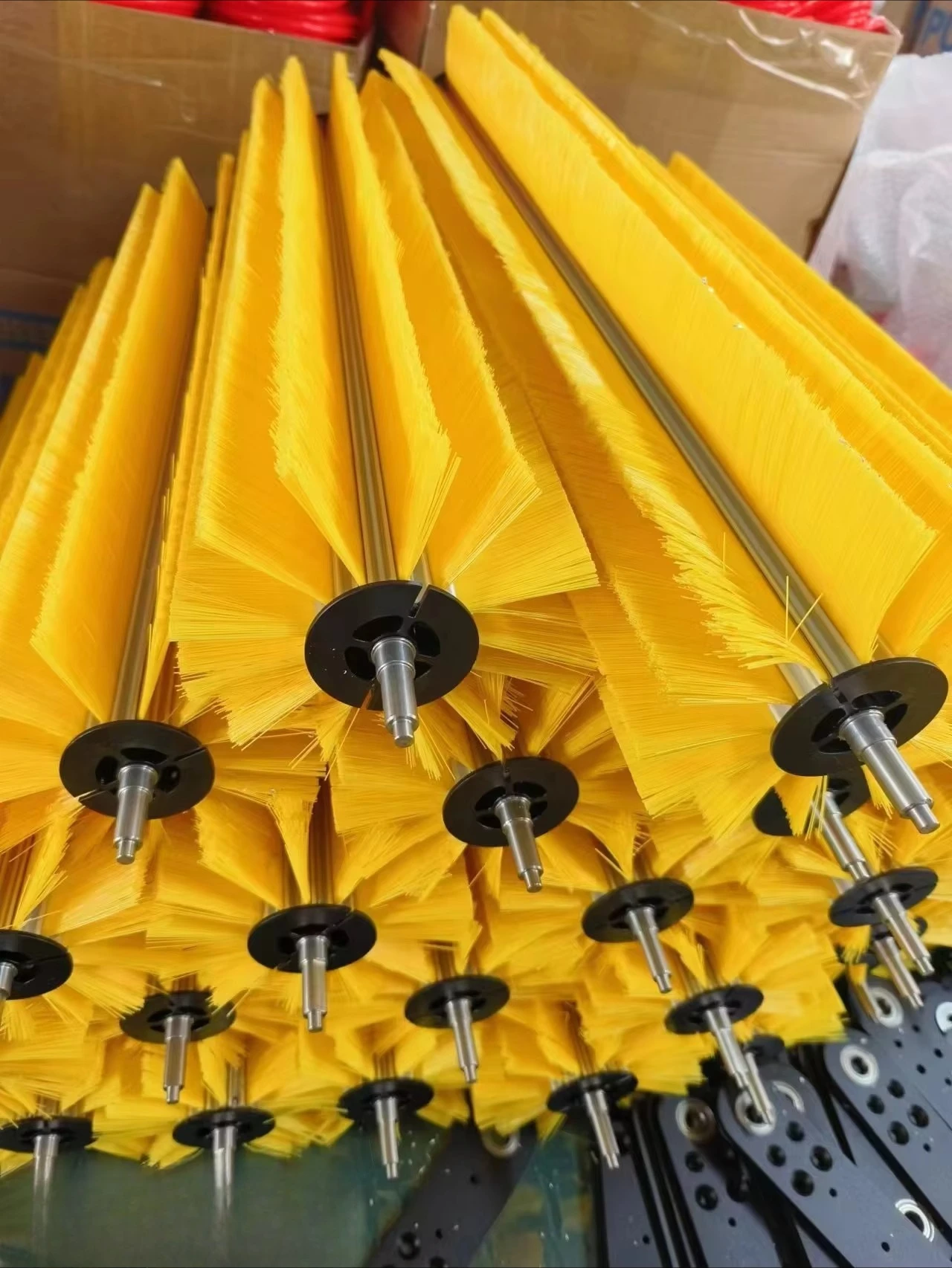 

Exclusive Offers lithium battery roller head telescopic handle electric solar panel cleaning brush
