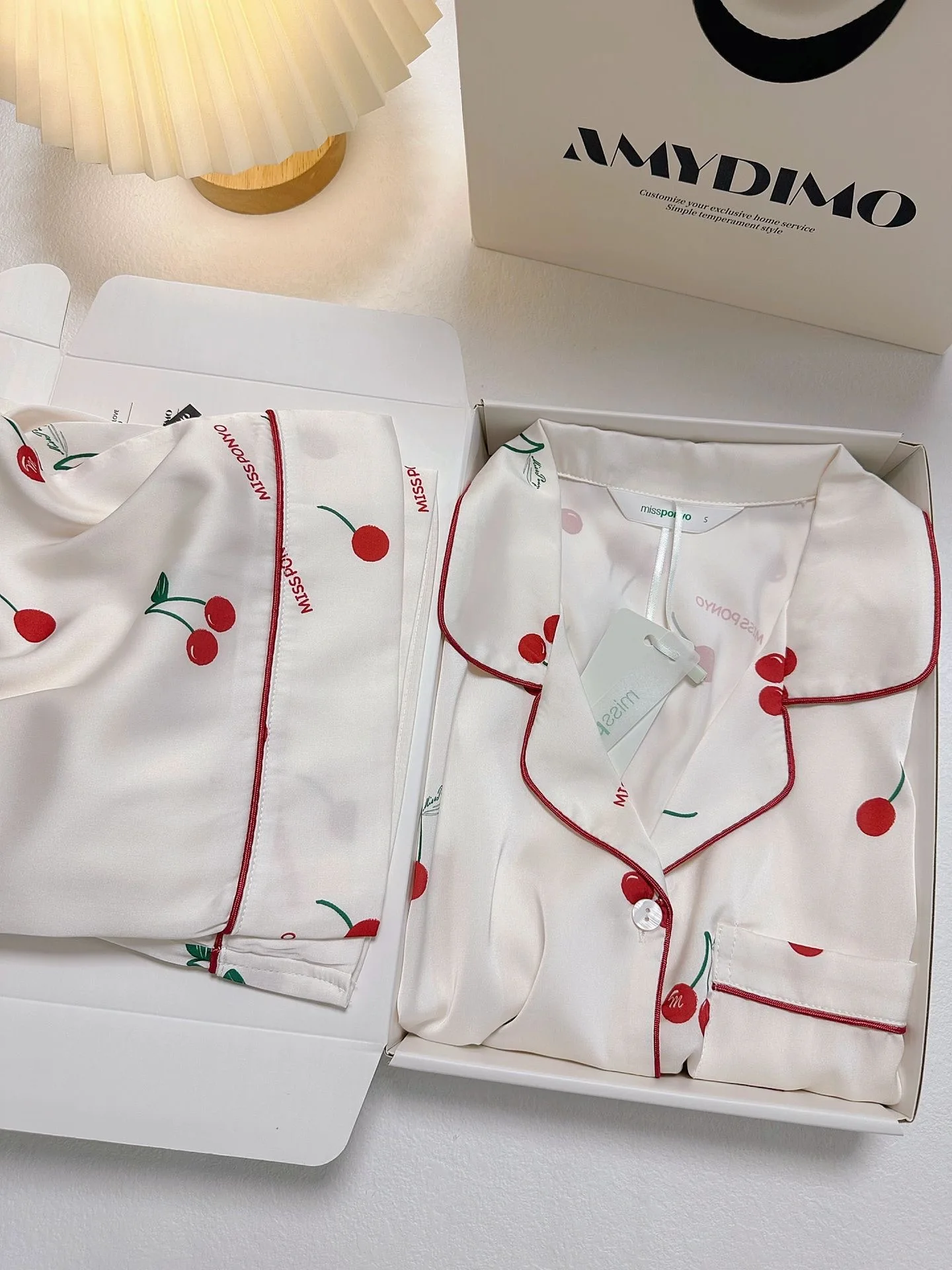 

Шелковый атласный комбинезон с вишневым принтом, длинные брюки, кардиган, тонкий комплект, женская интернет-знаменитая домашняя одежда, весна-осень