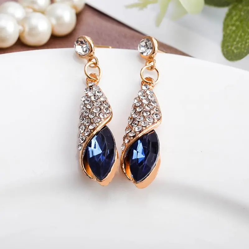 2024 Модные серьги в форме сердца для женщины в подарок