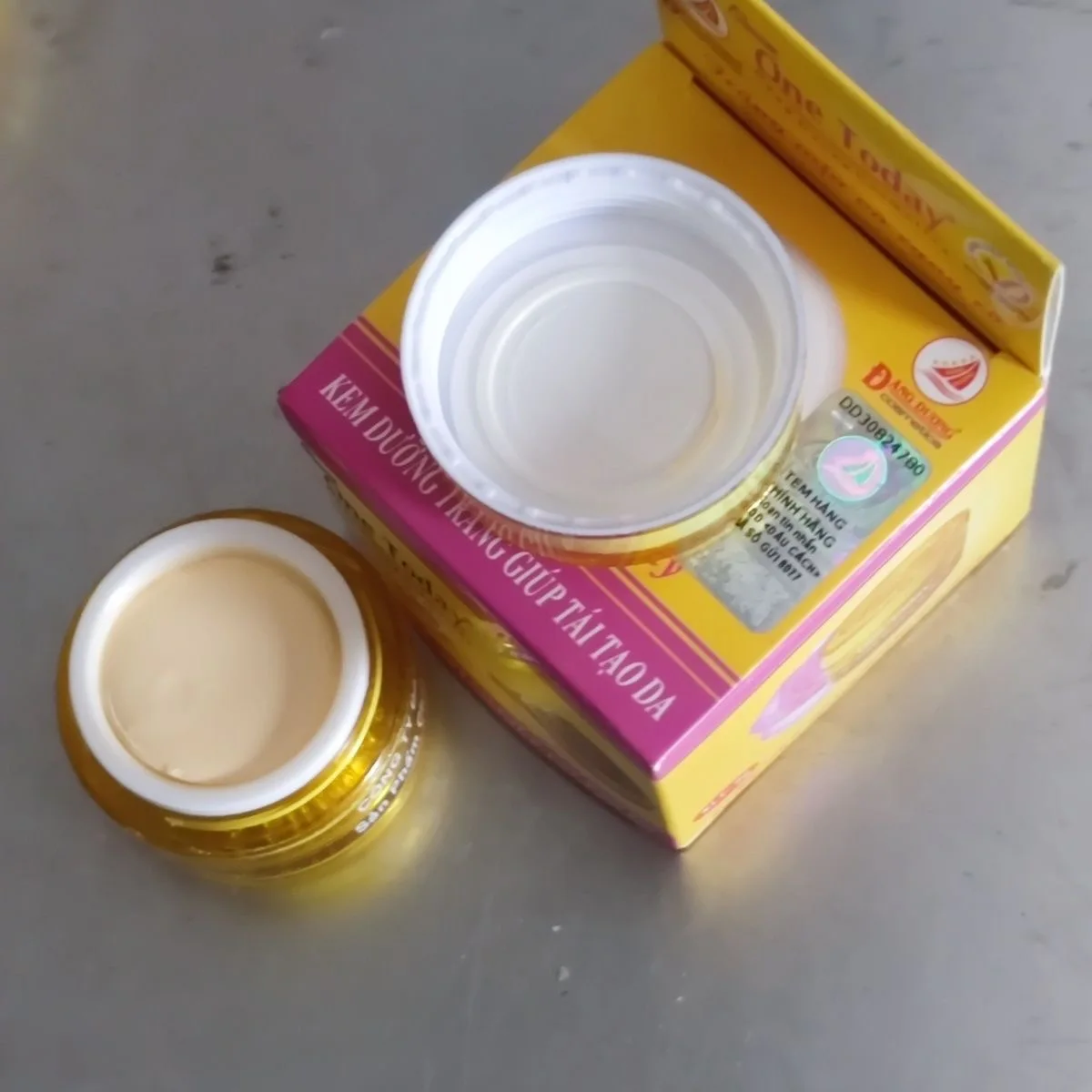 one-teday-snail-cream-9g-whitening-brightening-fades-spots-travel-size-for-radiant-skin