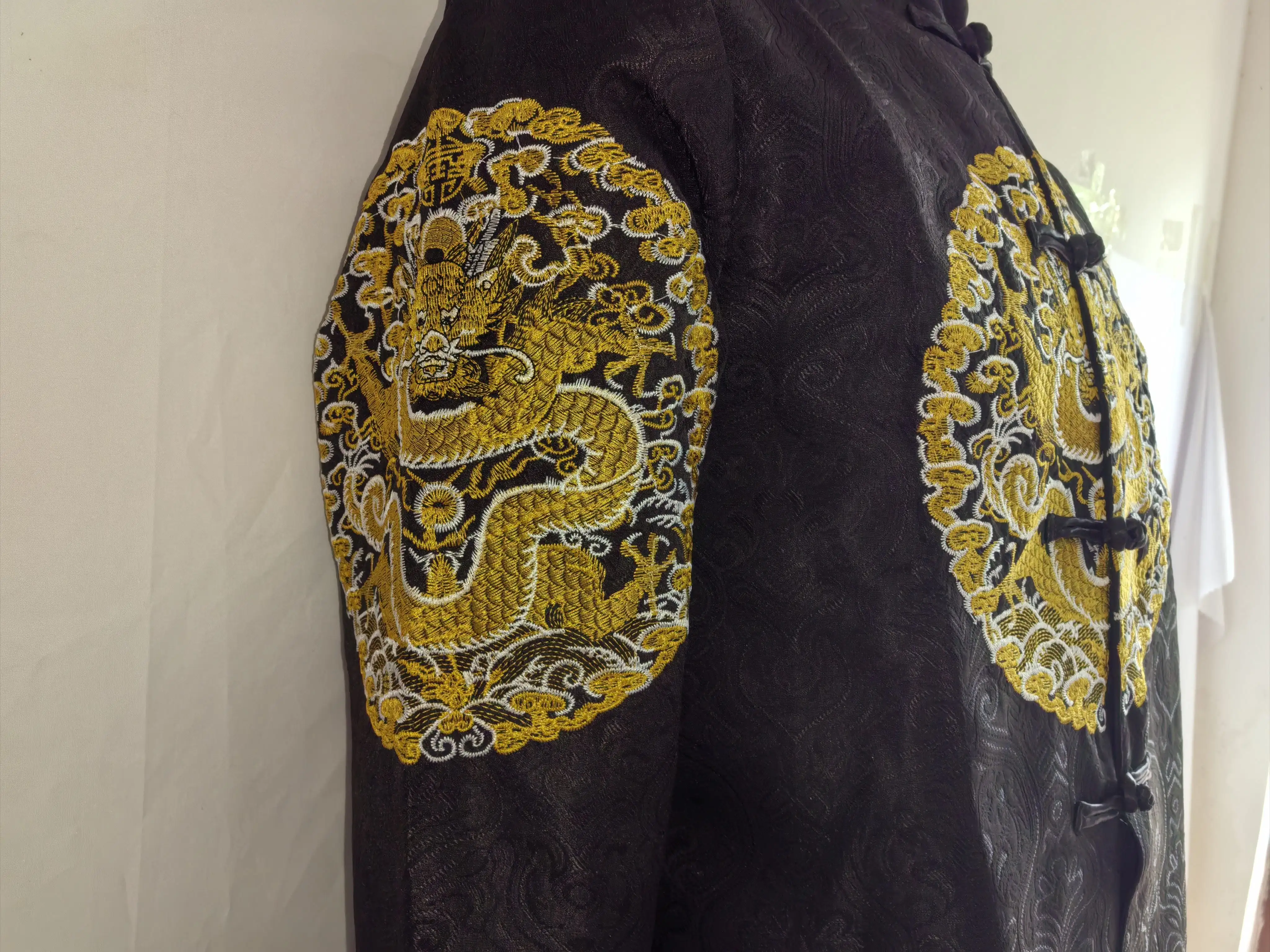  中国風の刺繍パンボタントップ男性唐王朝プリンスドラゴンロ - Embroidery Men Shirt のレビューと価格
