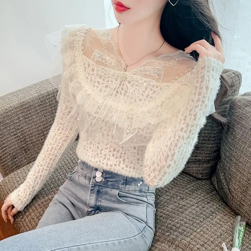 ボウレースビーズ付きフリースシャツ 2025秋冬 レディース 長袖フリースTシャツ オフィスレディー エレガント ホワイトレースブラウス ベースシャツ