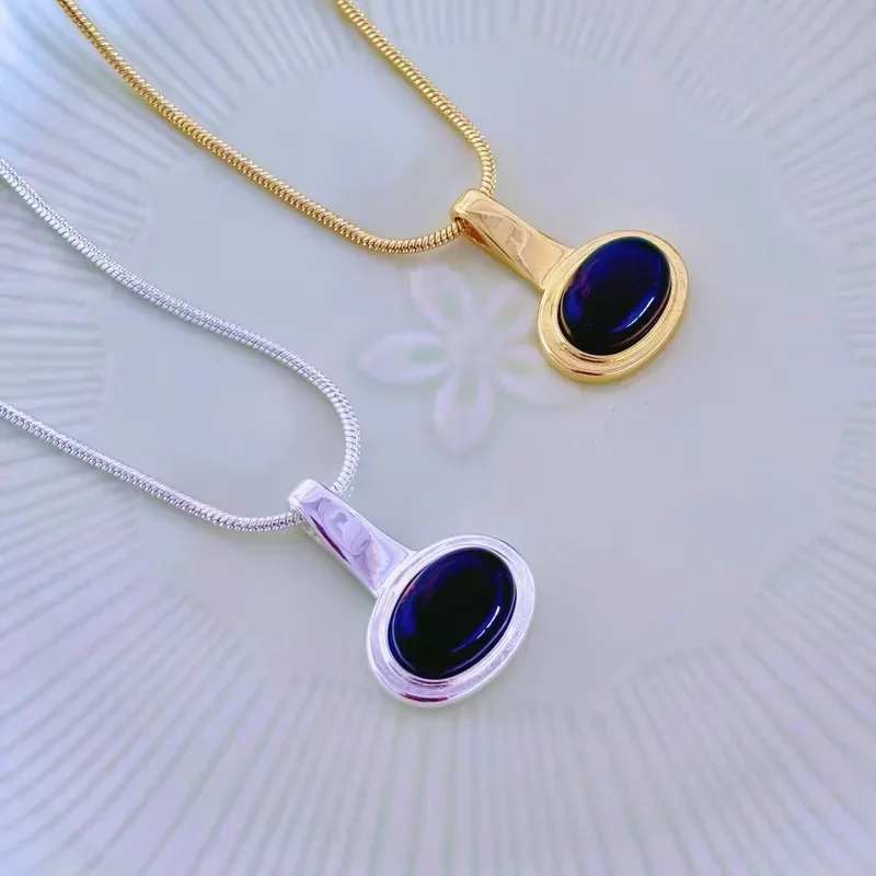 Black flare pendant silver necklace women's 2024 new popular light luxury niche design high-end metal collarbone chain