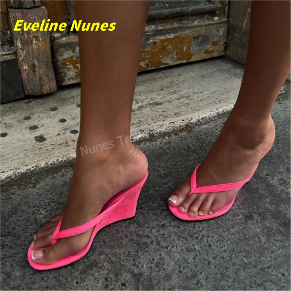Sandalias de tacón de cuña con punta abierta de gamuza sintética rosa fucsia estilo Y2K, sexys y fáciles de poner, para verano, playa, vacaciones, moda, tendencia 2026