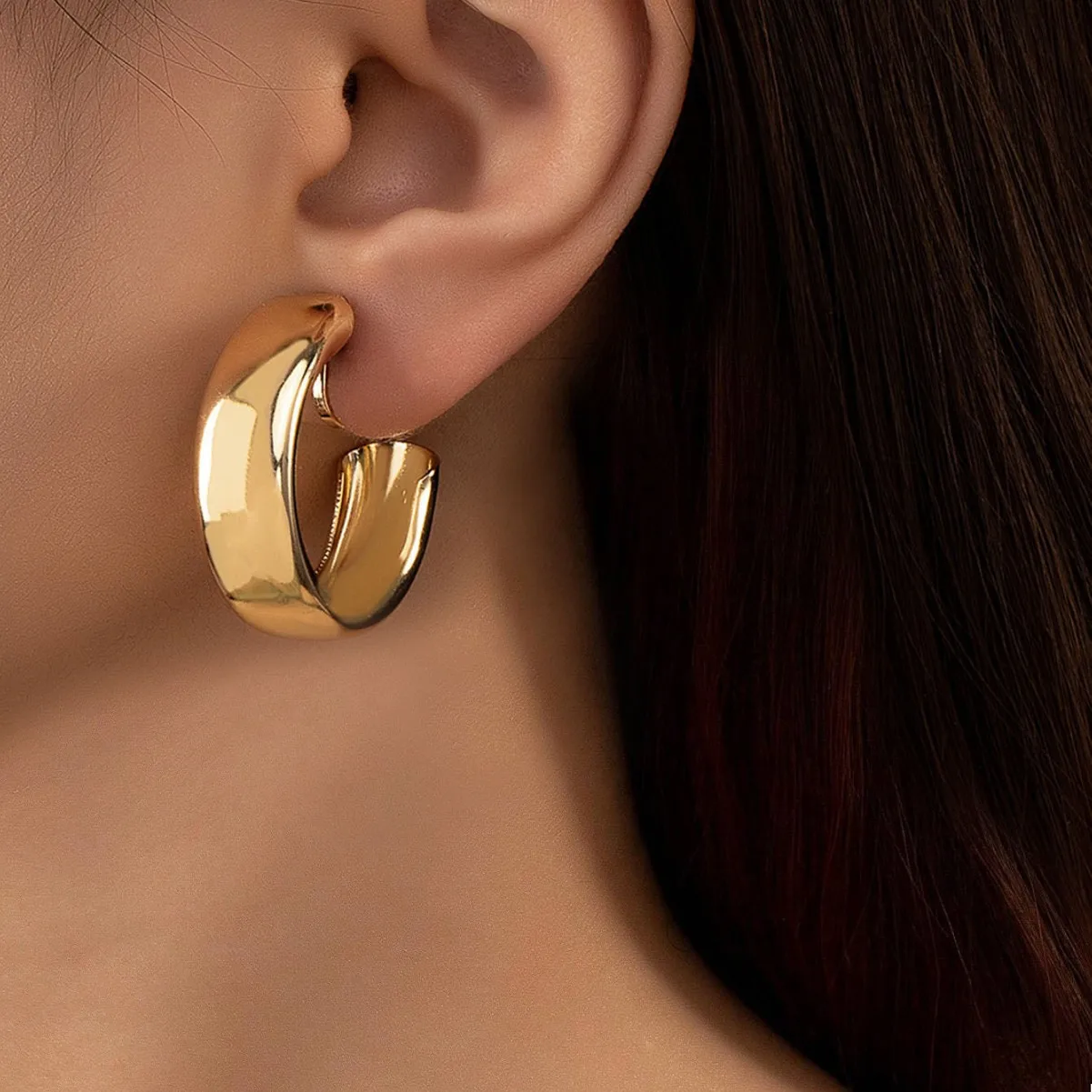 Vintage Smooth Gold Color C Shape Clip on Hoop Earrings Non Pierced Earrings for Women Trendy Minimalist Ear Clips Jewelry Gift