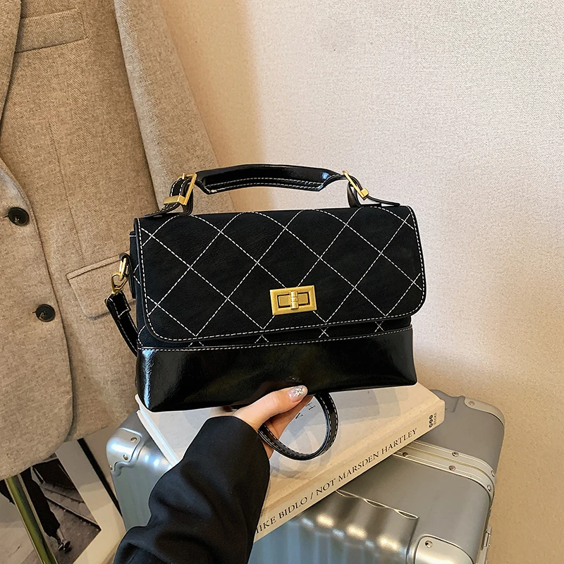 

Trendy Fashion Messenger Bag For Women With Crossbody Strap Letter Logo Detail And Large Capacity