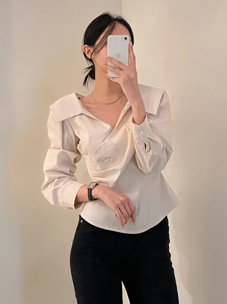 Długa sukienka damska Ele Unique, dekolt w serek, krzyżowana talia, styl koreański, do pracy, jednolity kolor, detale z guzikami.