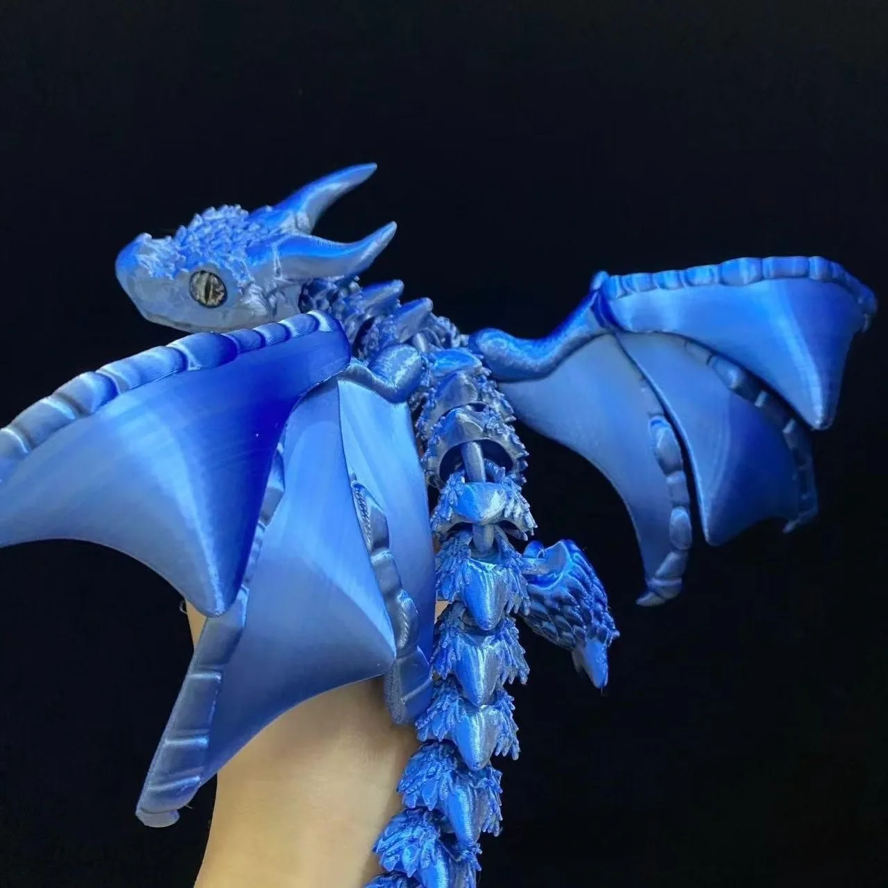 

3D Printed Winged Realistic Eyes Carriage Dragon Figurine Art Decor Flying Dragon Sculpture Tabletop Animal Theme Decors Gift