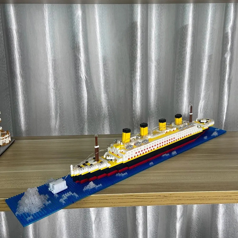 Titanic 3D Model Ship Building Blocks Detailed Micro Mini Bricks Toys Kit, Engaging Cruise Boat Assembly, Unique Gift for Adults