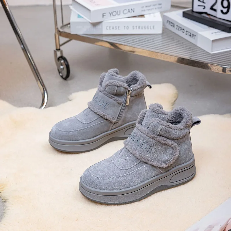 

Real leather thick soled snow boots for women in autumn and winter 2025, thick soled warm and plush thick cotton shoes