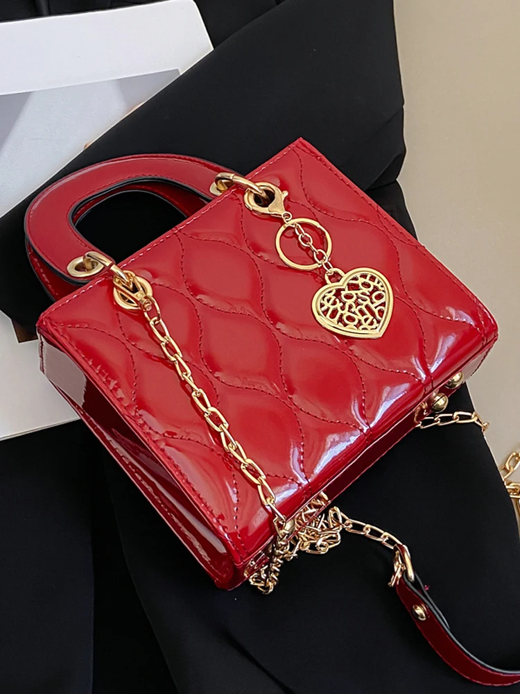 High Quality Burgundy Patent Leather Glossy PU Crossbody Bag 2024 New Ladies Texture Love Pendant Handbag Party Underarm Bags