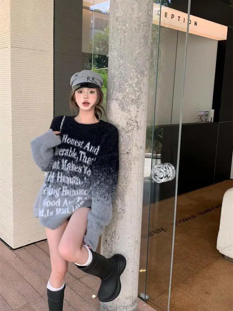 

Французский винтажный женский черный норковый градиент с буквенным принтом, свободный свитер с круглым вырезом, осень-зима, новые коричневые топы для отпуска, одежда