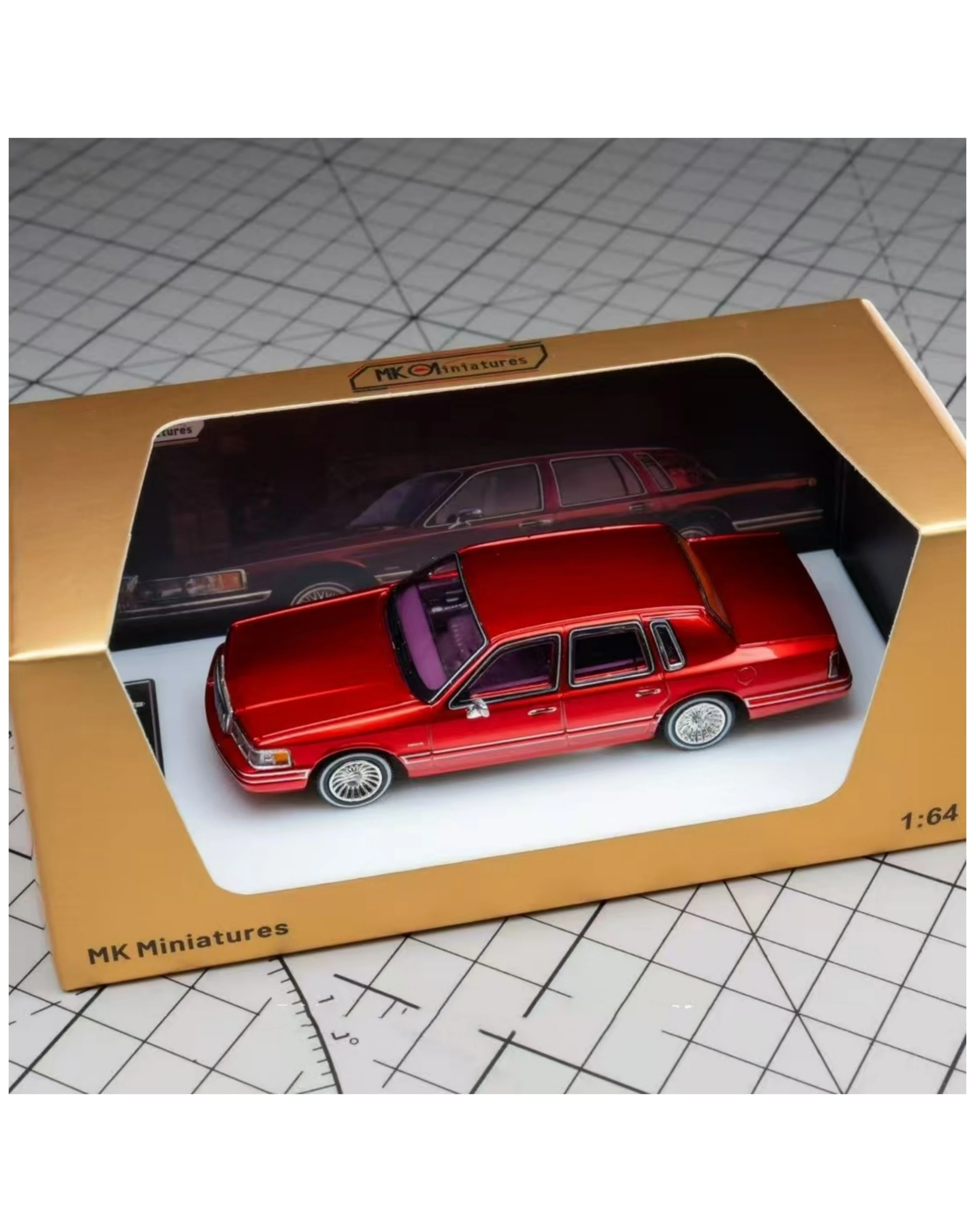 

MK Miniatures 1/64 1992 Black Burgundy Limited Edition 599 die-cast alloy car models Collection gifts