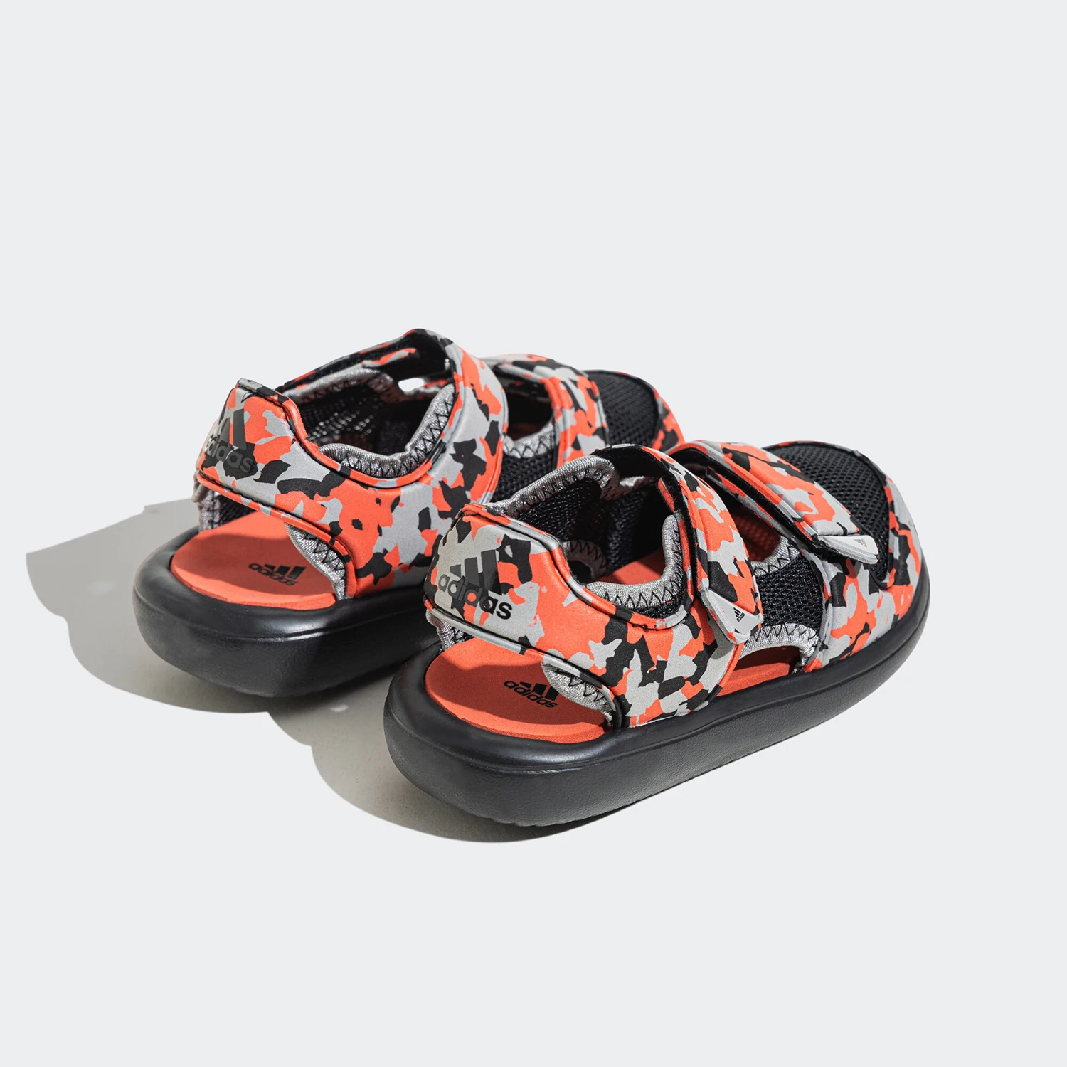 صنادل أديداس الأصلية للأطفال الصغار بحزام خطاف وحلقة خفيفة الوزن ومغلقة من الأمام IE0177 #3