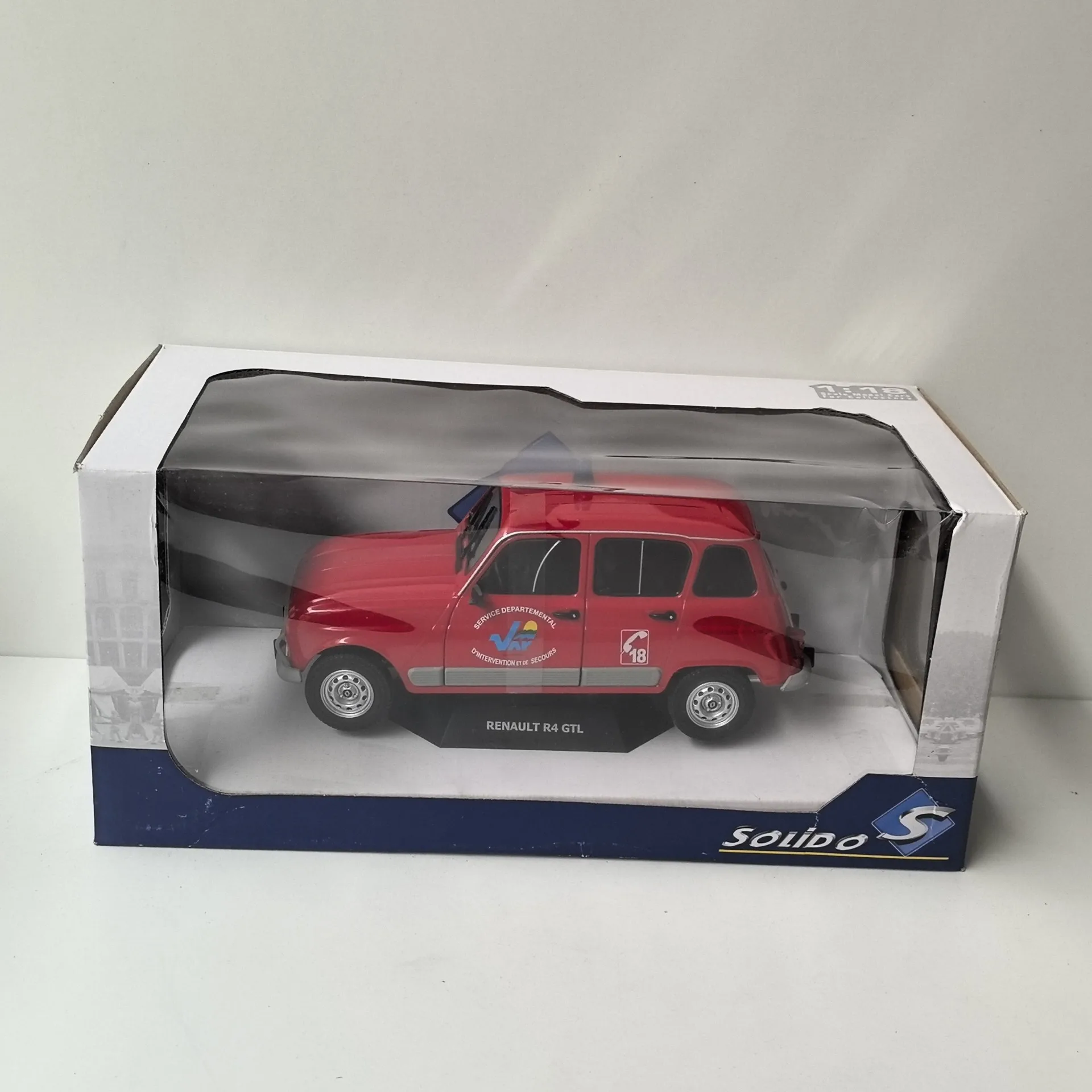 

Литой под давлением SOLIDO масштаб 1/18 RENAULT R4 GTL Renault Van модель автомобиля из сплава Коллекционная игрушка в подарок сувенир дисплей орнамент