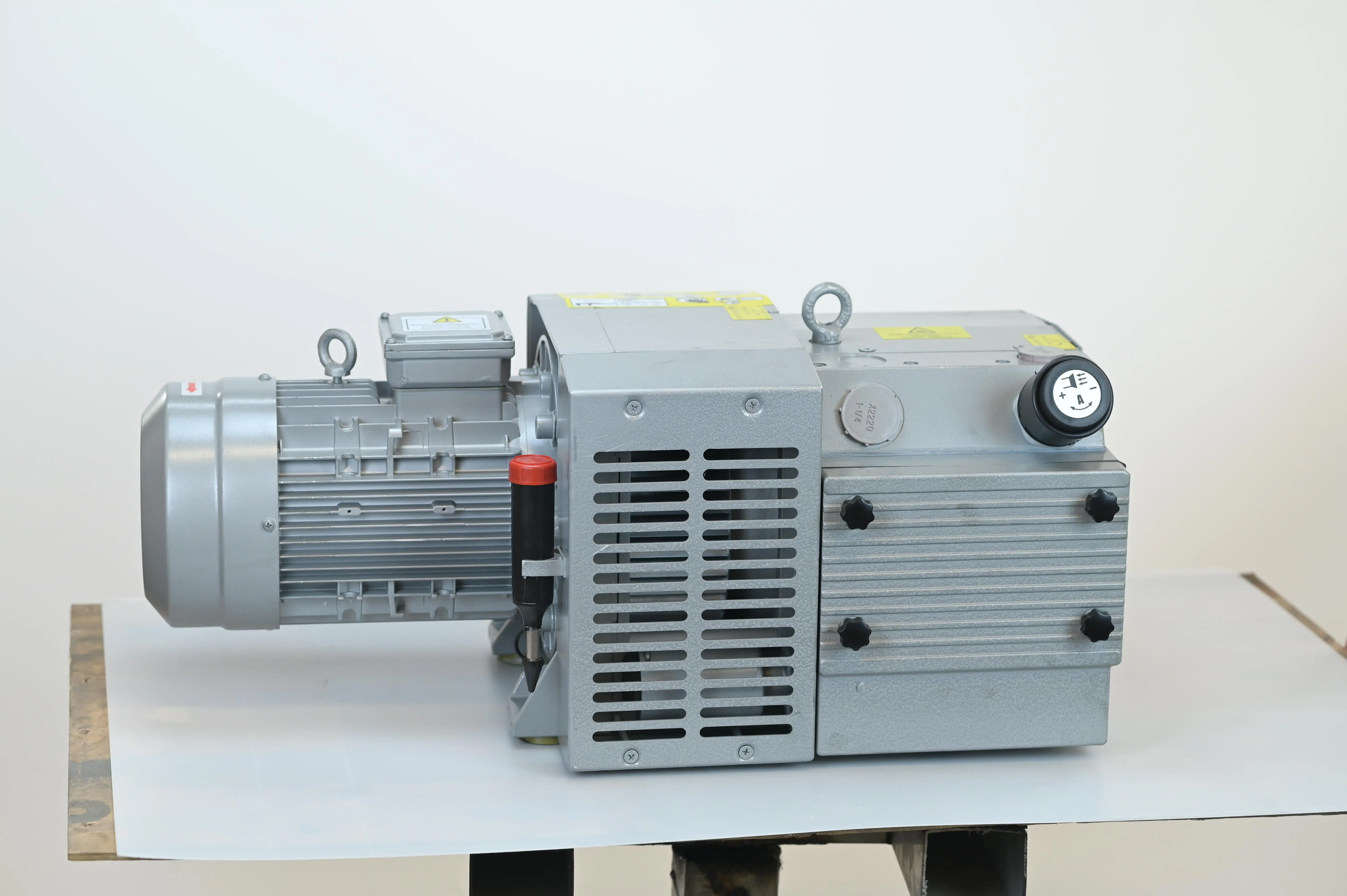 AIROW KVF80 2.2KW 3HP 96m³/h Industrial Dry Vane Vacuum Pump Oil Free for CNC Router and Woodworking Machinery