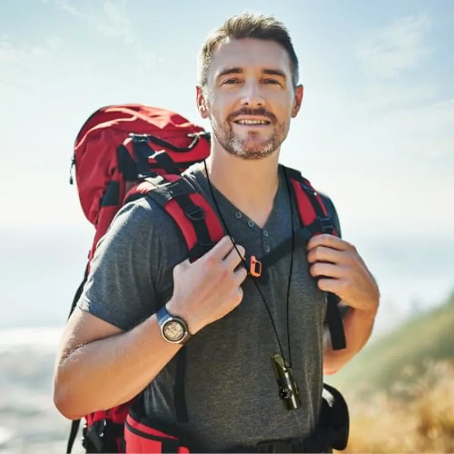 緊急サバイバルホイッスル 7in1 アウトドア多機能ツール 安全ホイッスル ランヤード付き カヤック、ボート、ハイキング、キャンプに最適