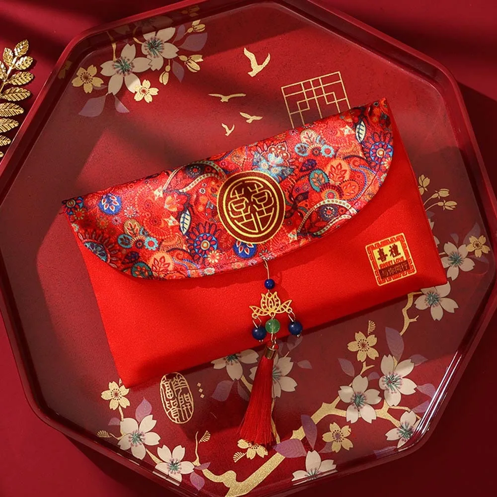 Image of Neujahrssegen Worte Brokat Roter Umschlag Frühlingsfest Stickerei 2025, Geldfach HongBao Brokatstoff Quaste