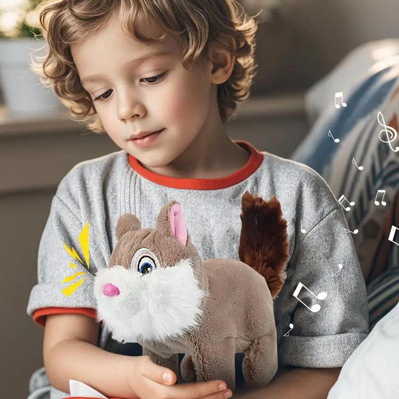 2025 Nuovo scoiattolo ambulante elettrico giocattolo animale di peluche interattivo con suoni realistici e coda che scodinzolante regalo educativo per i bambini