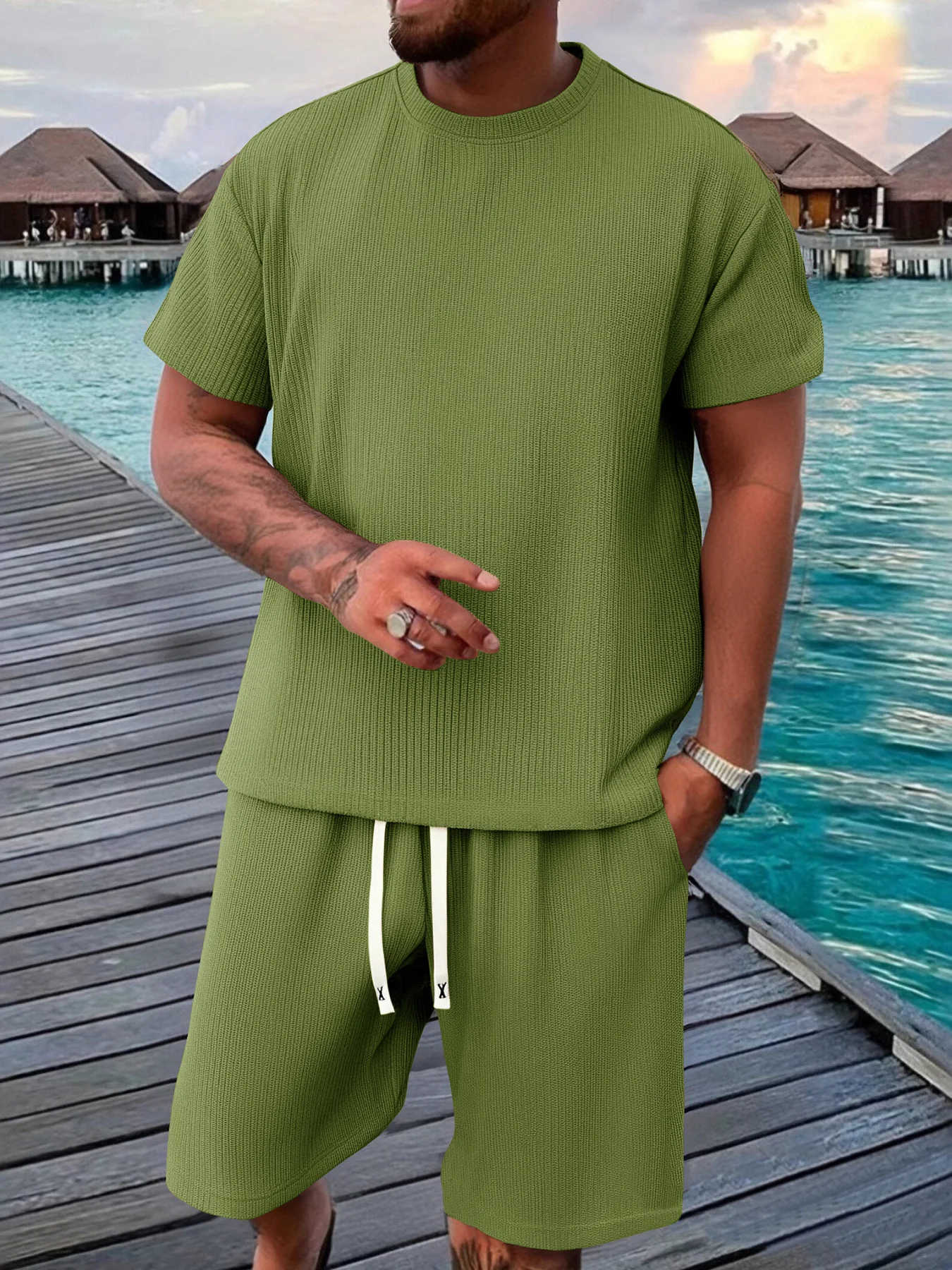 

2-Piece Men's Crew Neck Short Sleeve Shorts Set, Textured Fabric Breathable and Sweat-absorbent, Suitable for Sports, Travel...