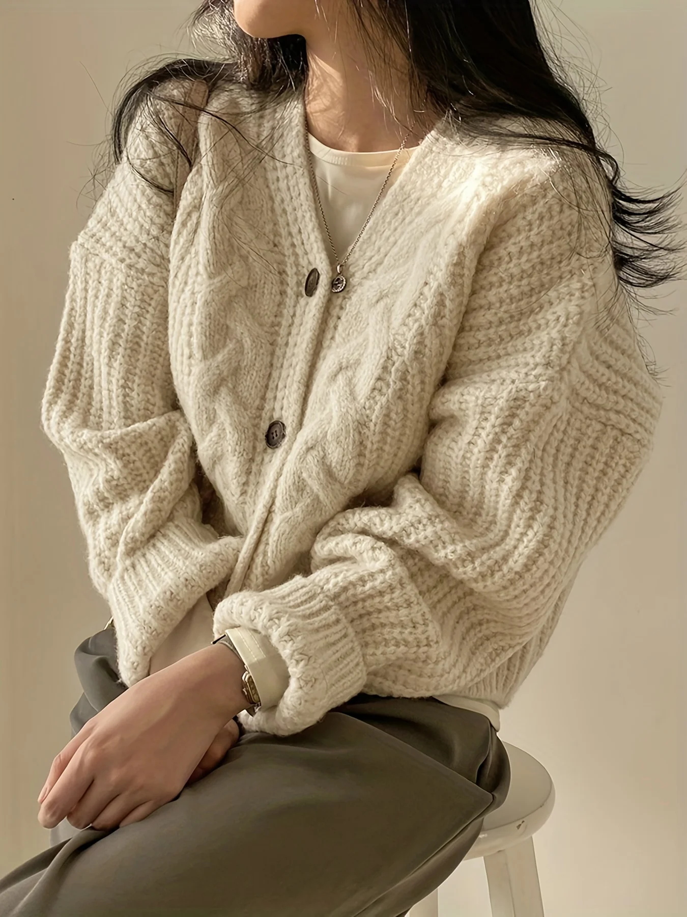 Sweter kardigan damski w stylu Vintage z długim guzik na rękawie i grubo tkana dzianina na jesień i zimę