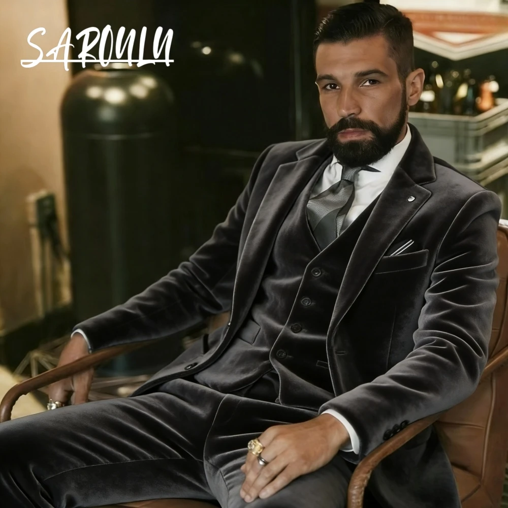 

Vintage Gentleman Men's Grey Velvet 3 Pieces Suit Classic Blazer Vest Trousers For Elegant Daily/Party Dress-Up Customized