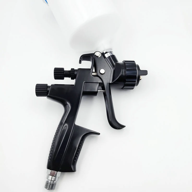 Car Spray Paint Gun 1.3mm With 600CC Mix Tank Automotive Topcoat Varnish Paint Spray Gun Atomization Pneumatic Spray Gun