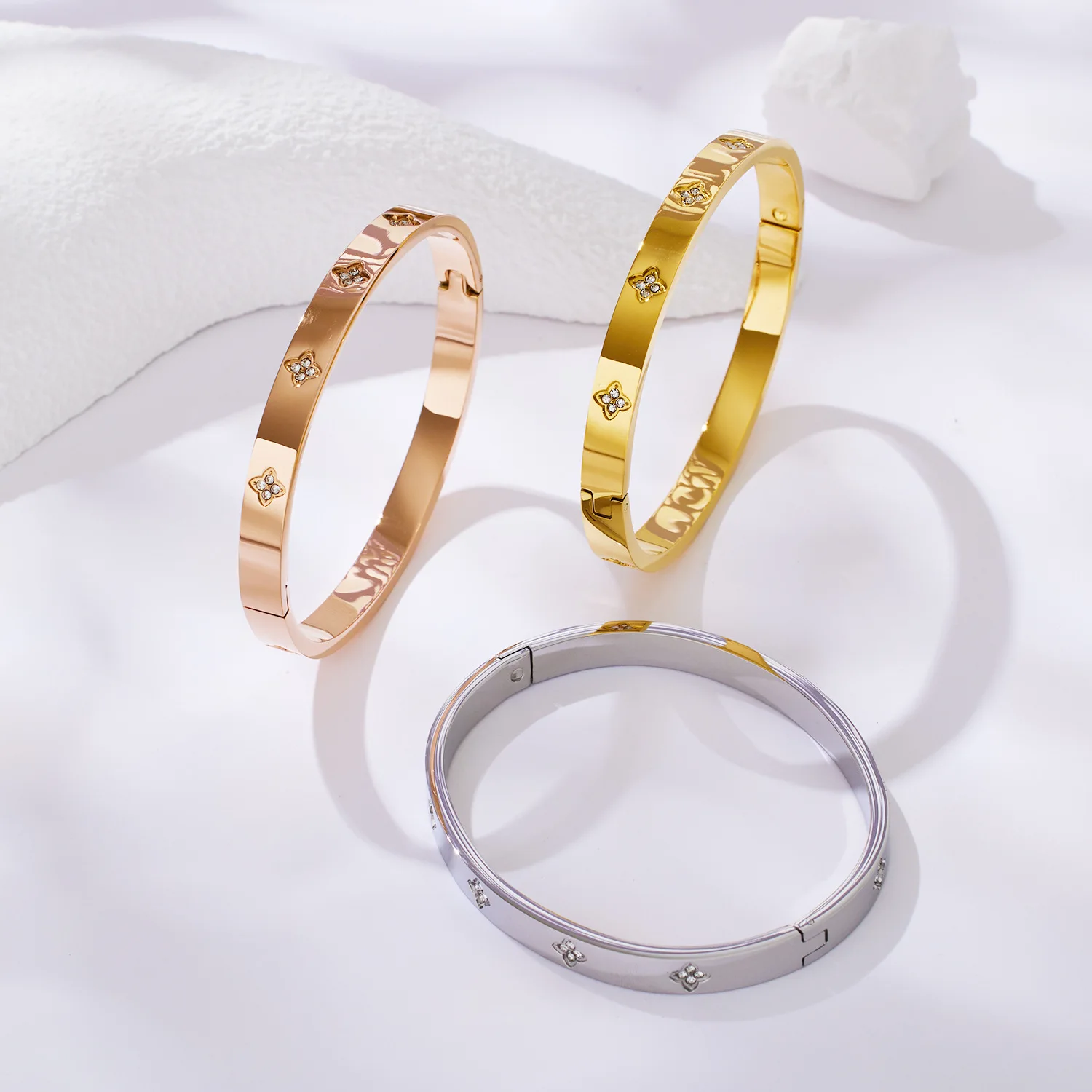New 6MM cross-shaped diamond-encrusted, simple and fashionable, openable stainless steel titanium bracelet