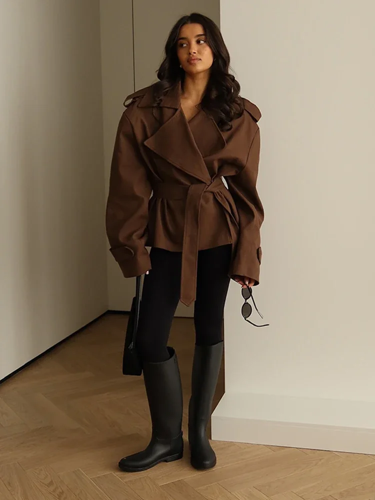 Damenmäntel mit Einfarbigem Revers und Gürtel, Kurze Trenchcoat-Jacke für den Frühling, Weiblicher Epaulet-Mantel mit Langen Ärmeln und Knöpfen, Schlanker Schnitt, Neue Damen-Oberbekleidung – Detail 29