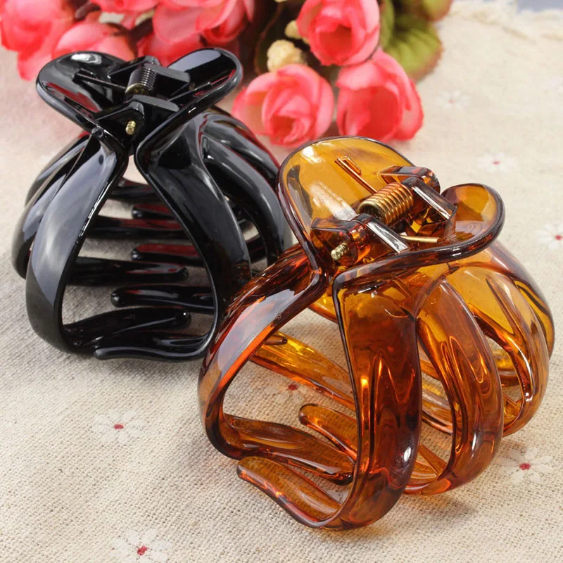 Women Octopus Claw Hair Clip Hairpin Accessory Curved Design Heart Shape Handle