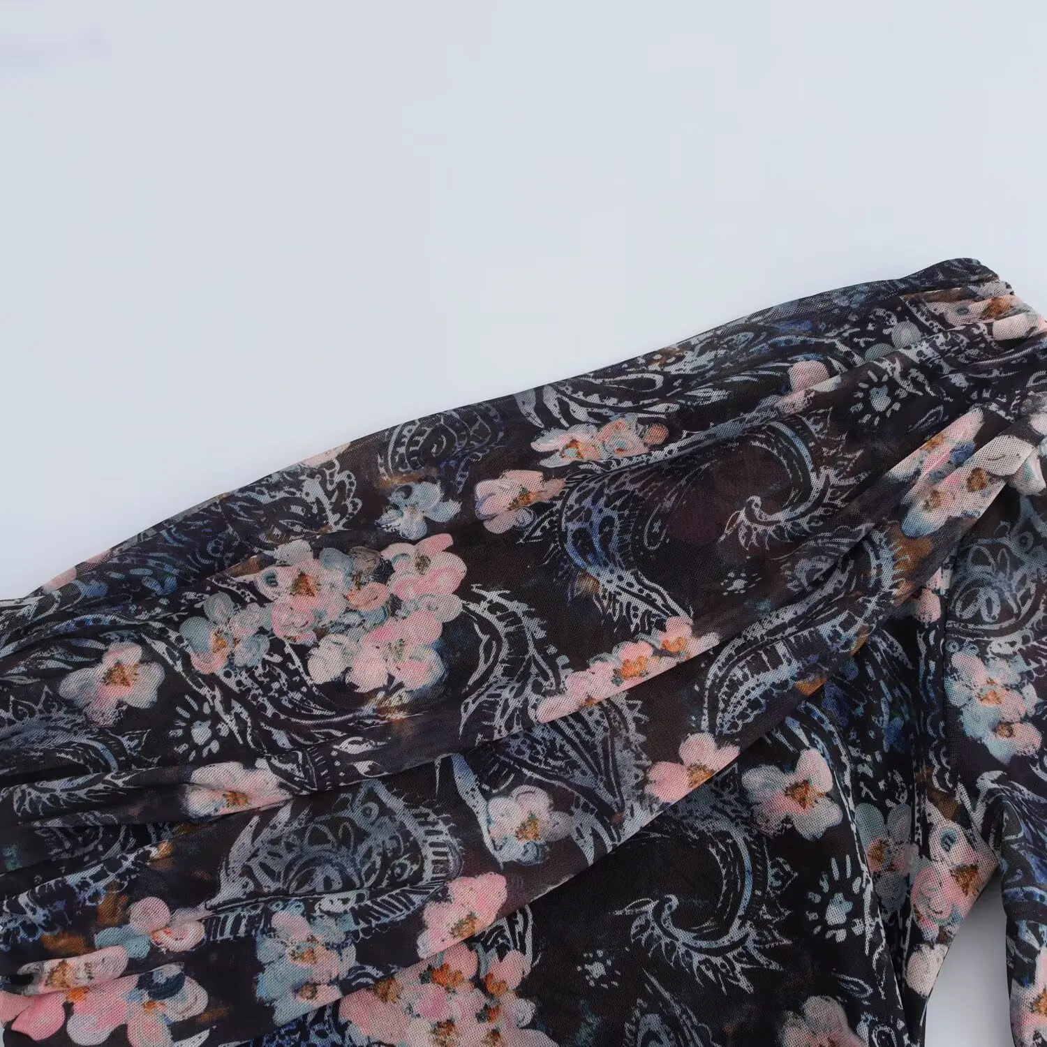 Europese en Amerikaanse dameskleding ontwerp gevoel asymmetrische zeefdruk jurk