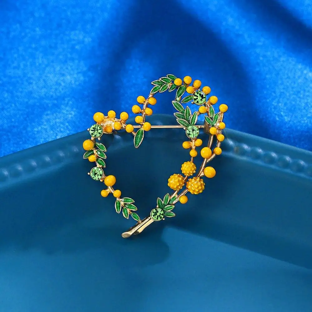 Beautiful 2-color Fruits Heart Brooches Love Party Enamel French Style Plant Brooch Alloy Retro Mimosa Brooch Suit Accessories