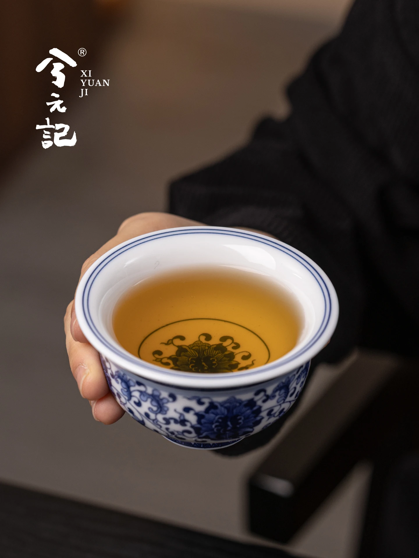 Blue and White Porcelain Cup High-Grade Tea Ceramic Interlock Branch Pressure Bottle Exquisite