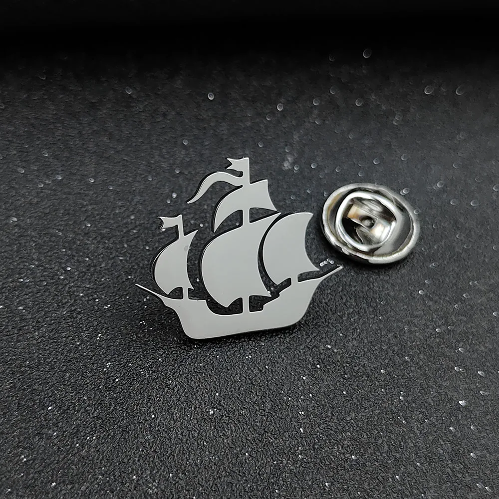 Personalized pirate sailboat stainless steel brooch, men's metal pin, women's collar pin, jewelry accessories
