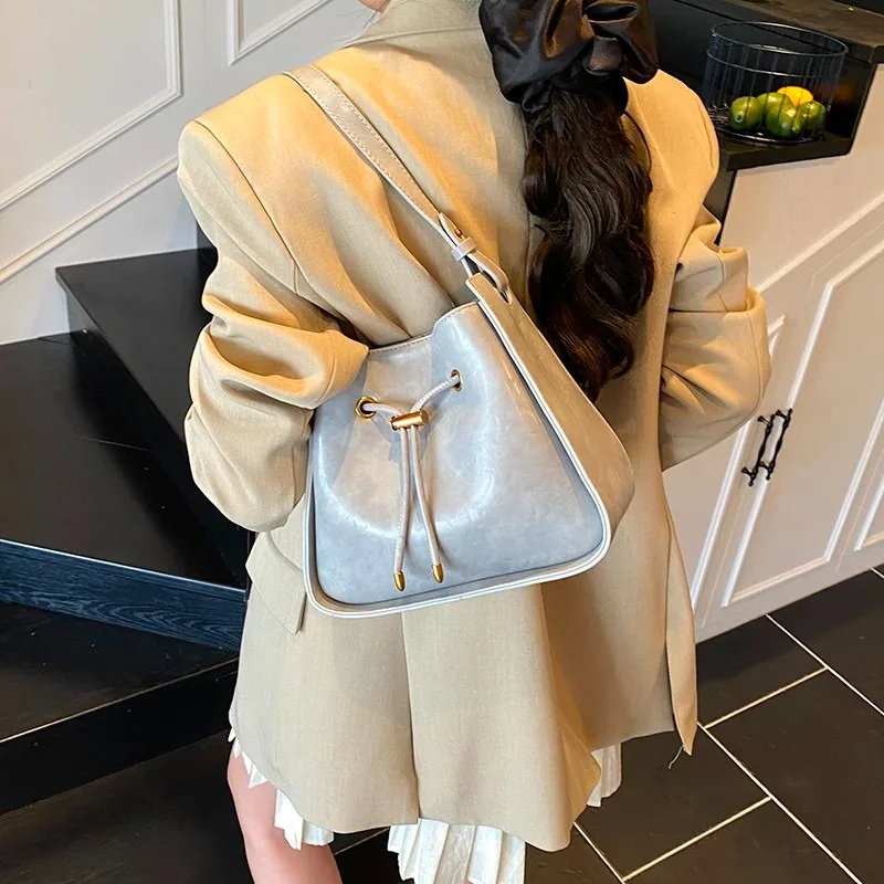 

Деловая повседневная сумка-мессенджер, однотонная сумка через плечо большой вместимости, элегантная и просторная повседневная сумка для поездок на работу